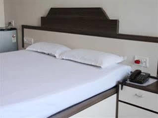 Hotel Madhuban 마하발레슈와르 외부 사진
